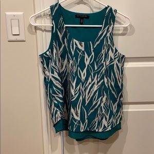 Layered sleeveless top